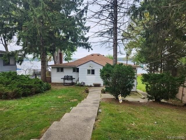 8463 Hillpoint Dr - Photo 6 of 17