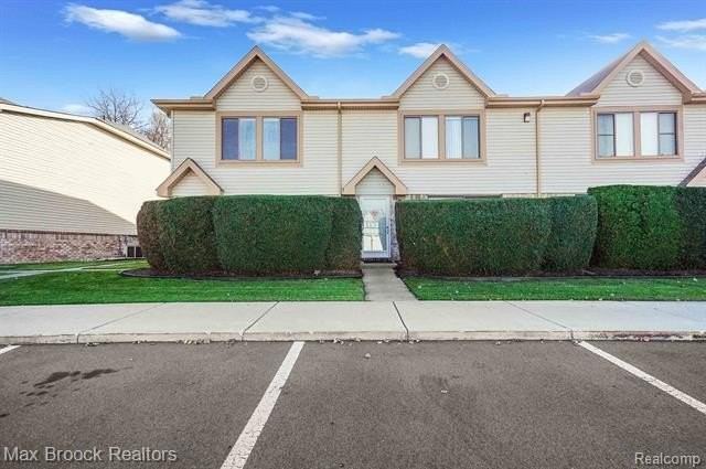 50406 Bay Run S - Photo 2 of 18