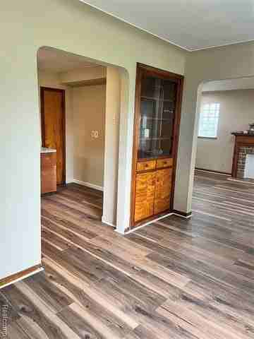 24217 Stewart Ave - Photo 5 of 13