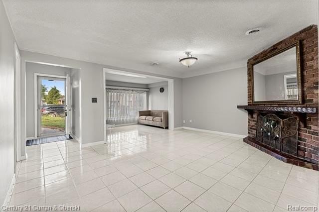 5920 Mcmillan St - Photo 5 of 33