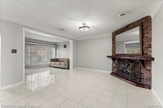 5920 Mcmillan St - Photo 6 of 33