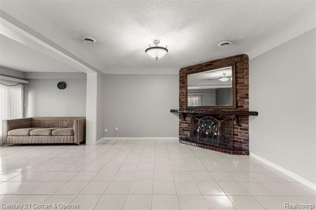 5920 Mcmillan St - Photo 7 of 33