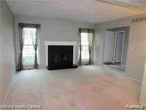 42106 Gladwin St - Photo 3 of 26