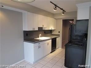 42106 Gladwin St - Photo 7 of 26