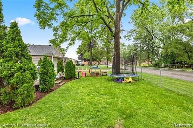 29118 Clarita St - Photo 3 of 36