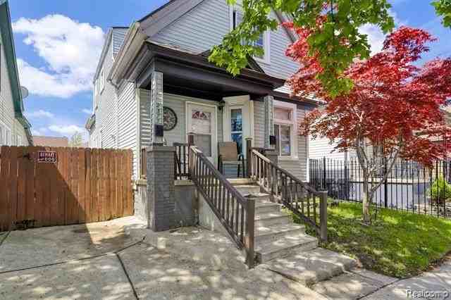 2375 Cabot St - Photo 2 of 10