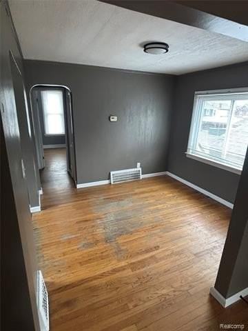 2375 Cabot St - Photo 3 of 10