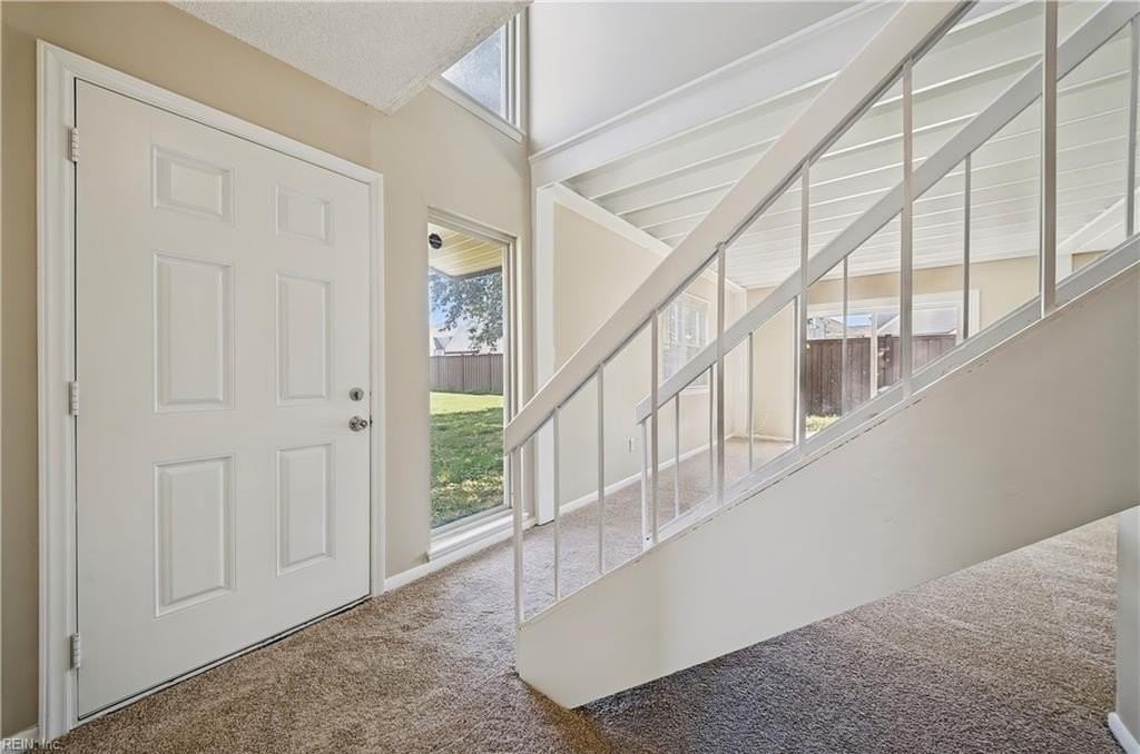 900 Maplehurst Ct - Photo 3 of 28