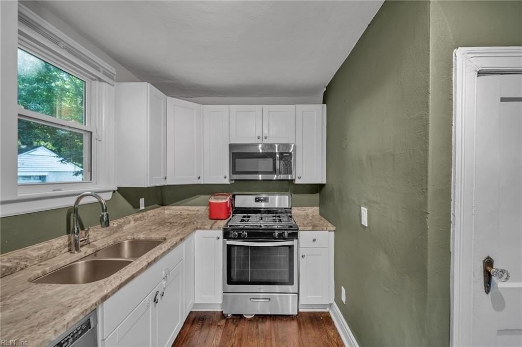 506 Homestead Ave - Photo 3 of 14