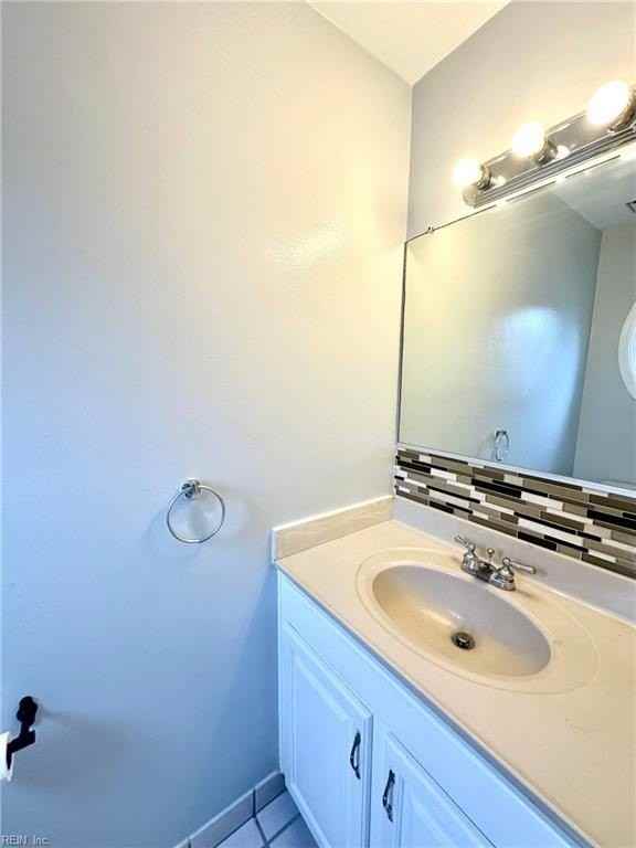 3947 Wyckoff Dr - Photo 4 of 16