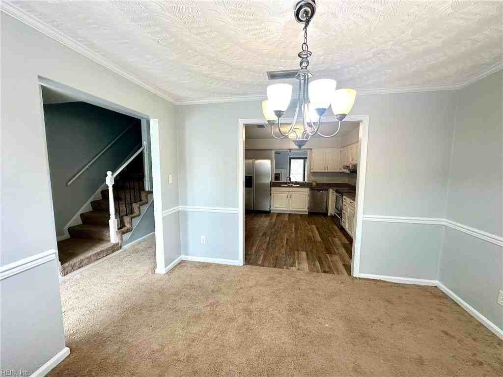 3947 Wyckoff Dr - Photo 5 of 16
