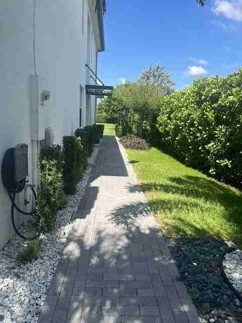8991 Kingsmoor Way - Photo 3 of 8
