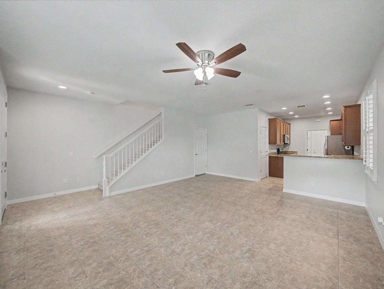 1334 S Community Dr - Photo 6 of 32