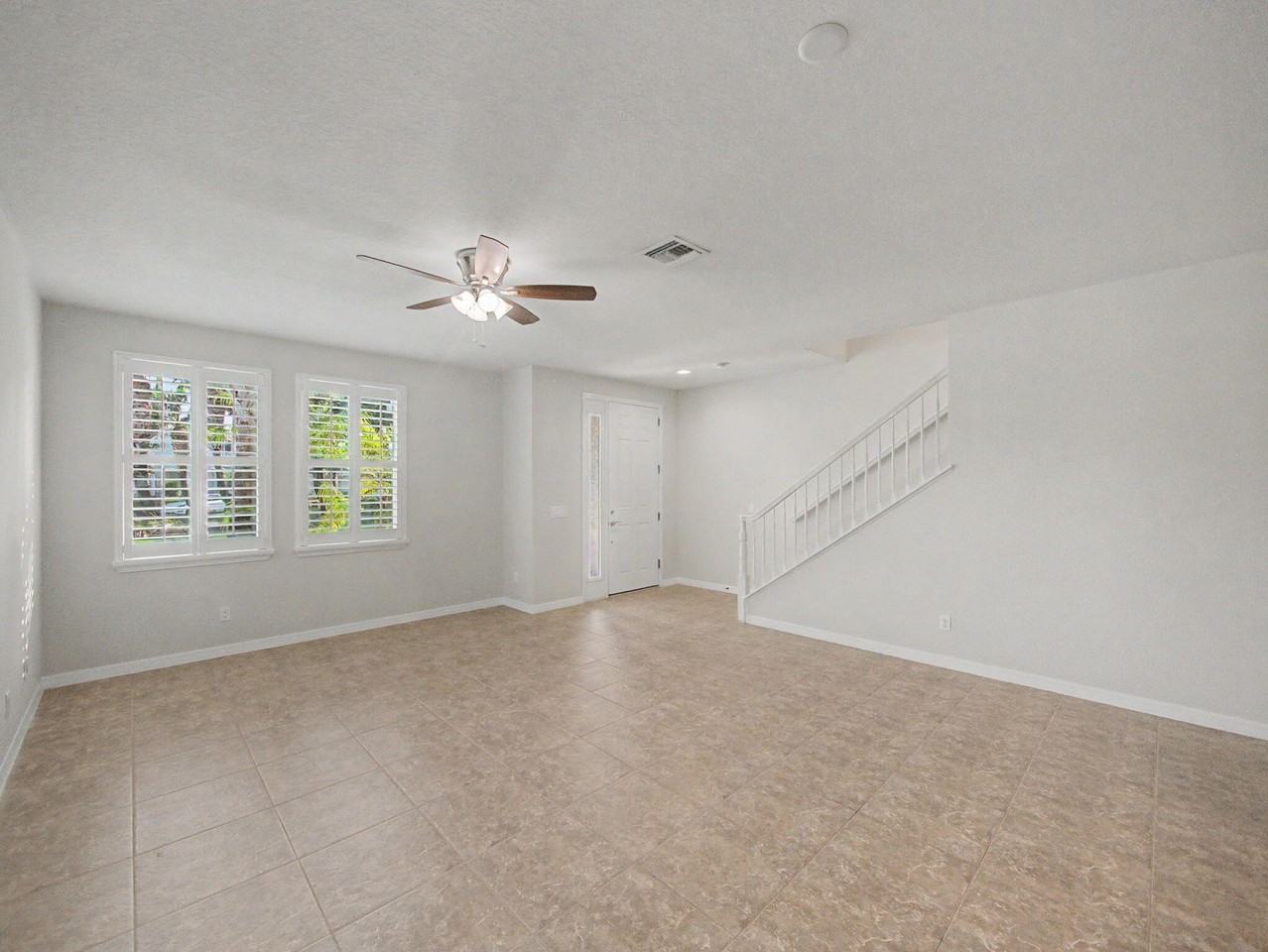 1334 S Community Dr - Photo 7 of 32