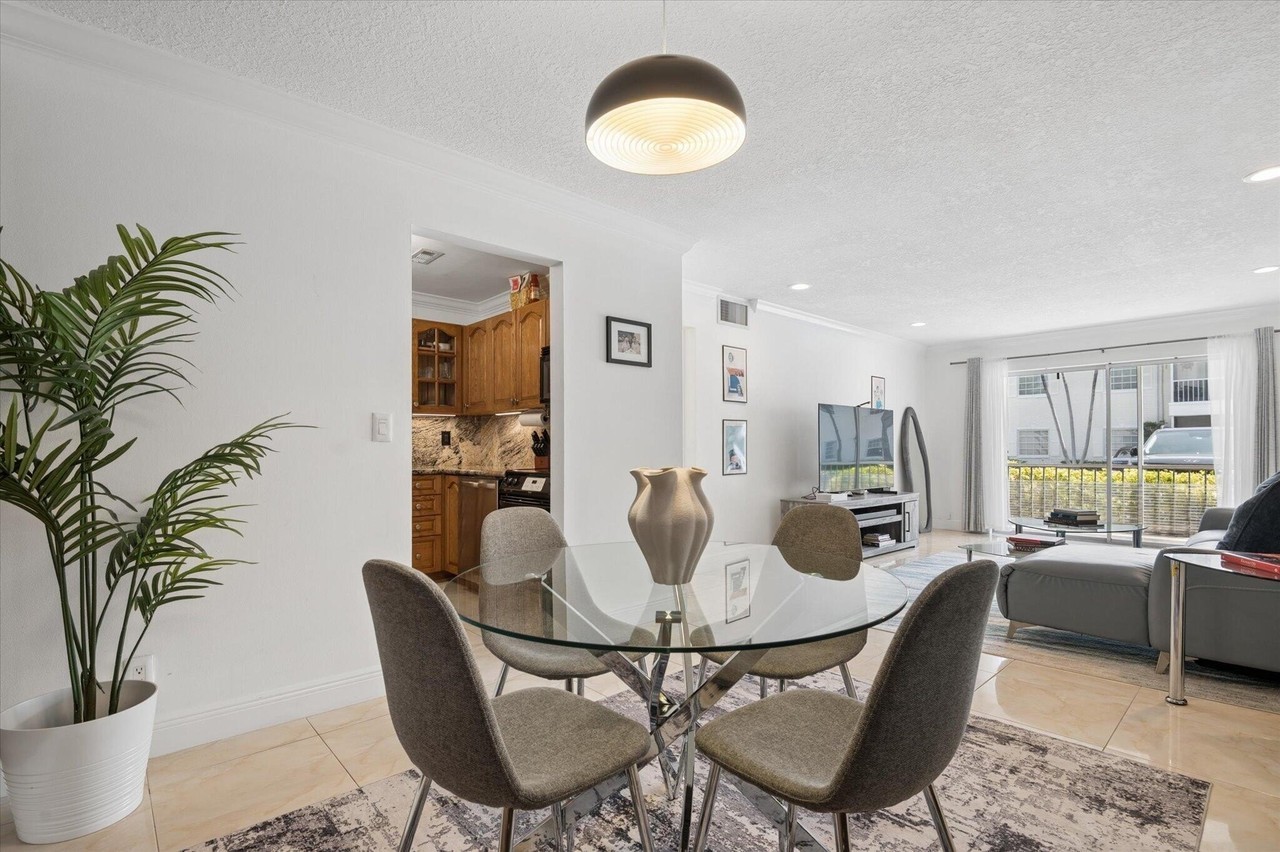 6287 Bay Club Dr #2 - Photo 5 of 22