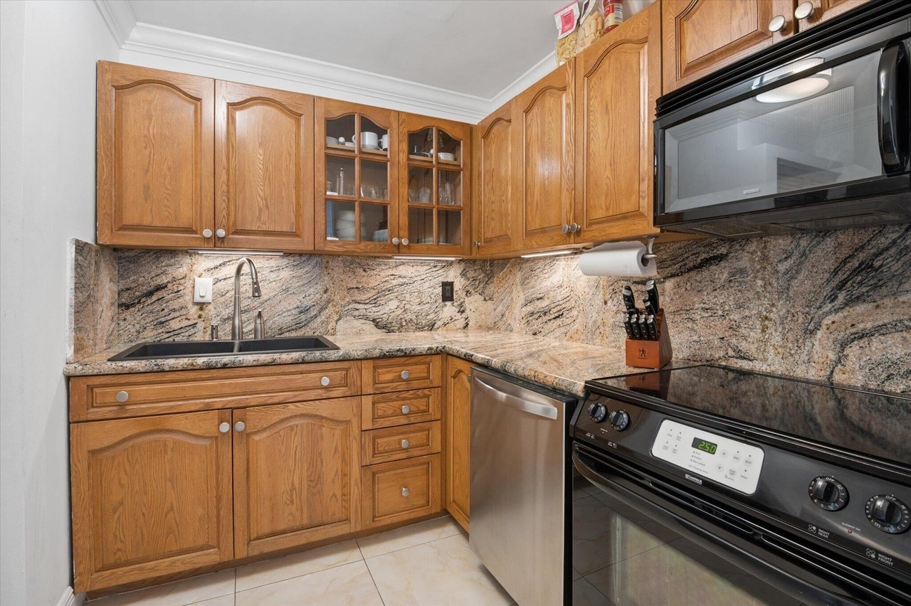 6287 Bay Club Dr #2 - Photo 7 of 22