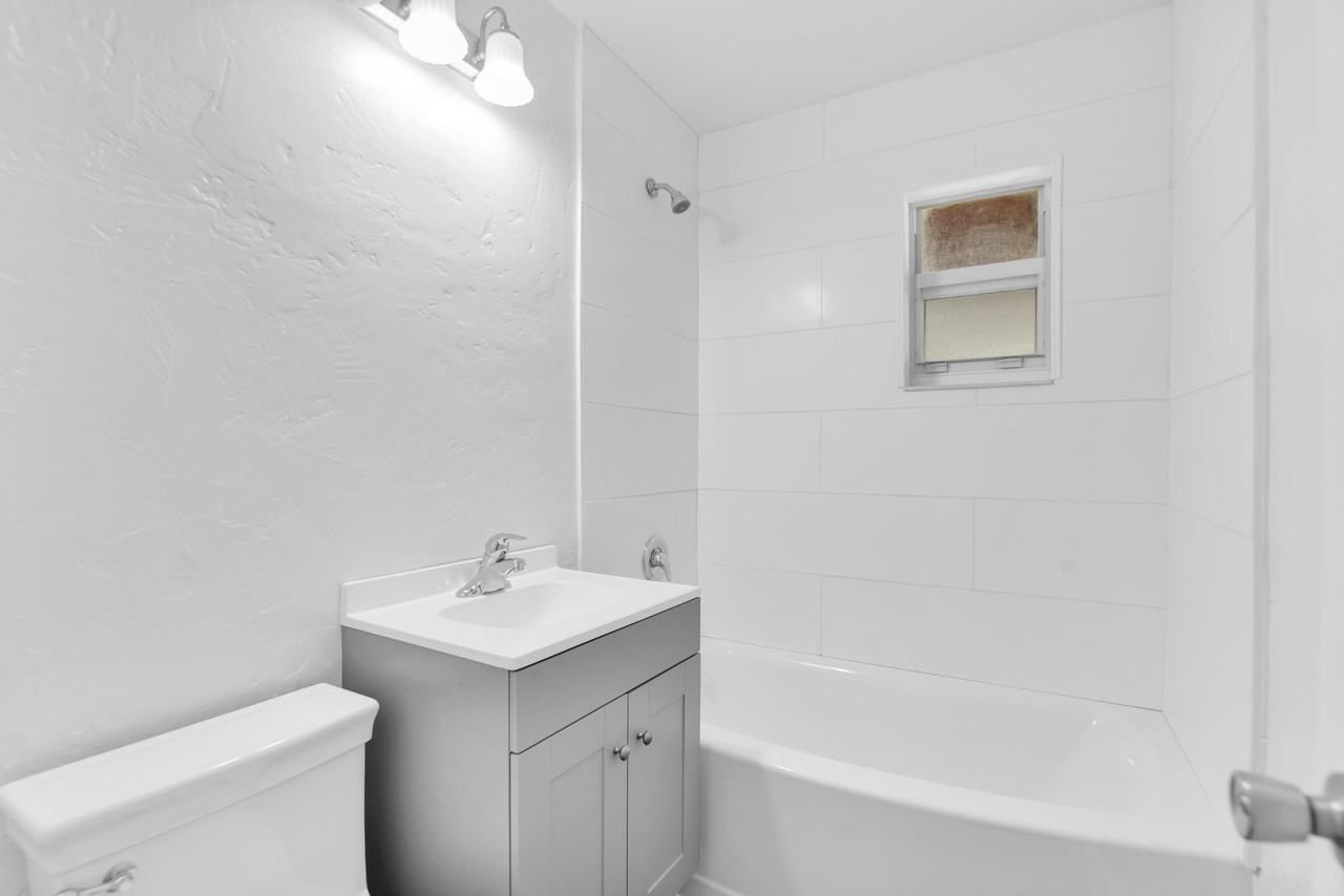 8 Ne 15th Ave - Photo 7 of 18