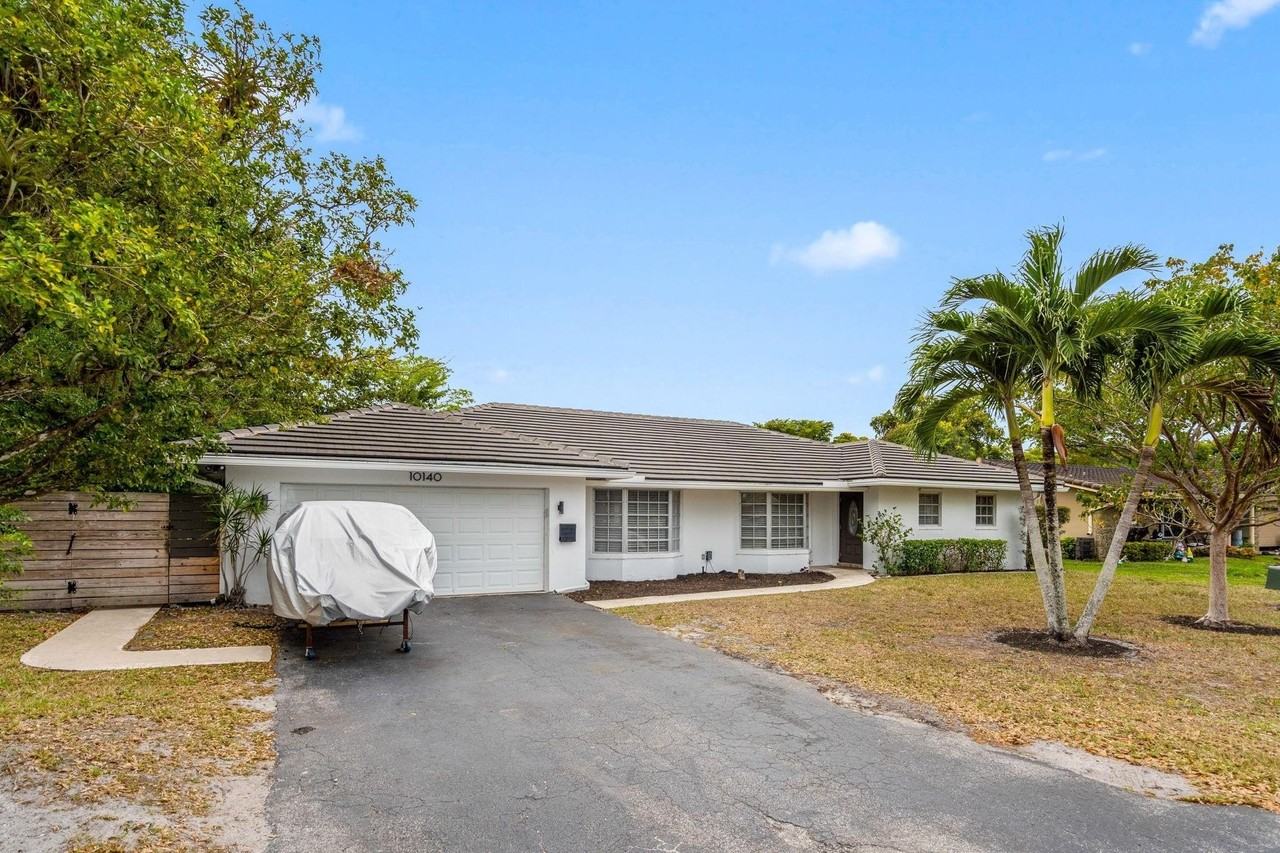10140 Nw 37th St - Photo 4 of 48