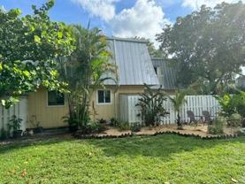 141 E Riverside Dr #10D - Photo 1 of 1