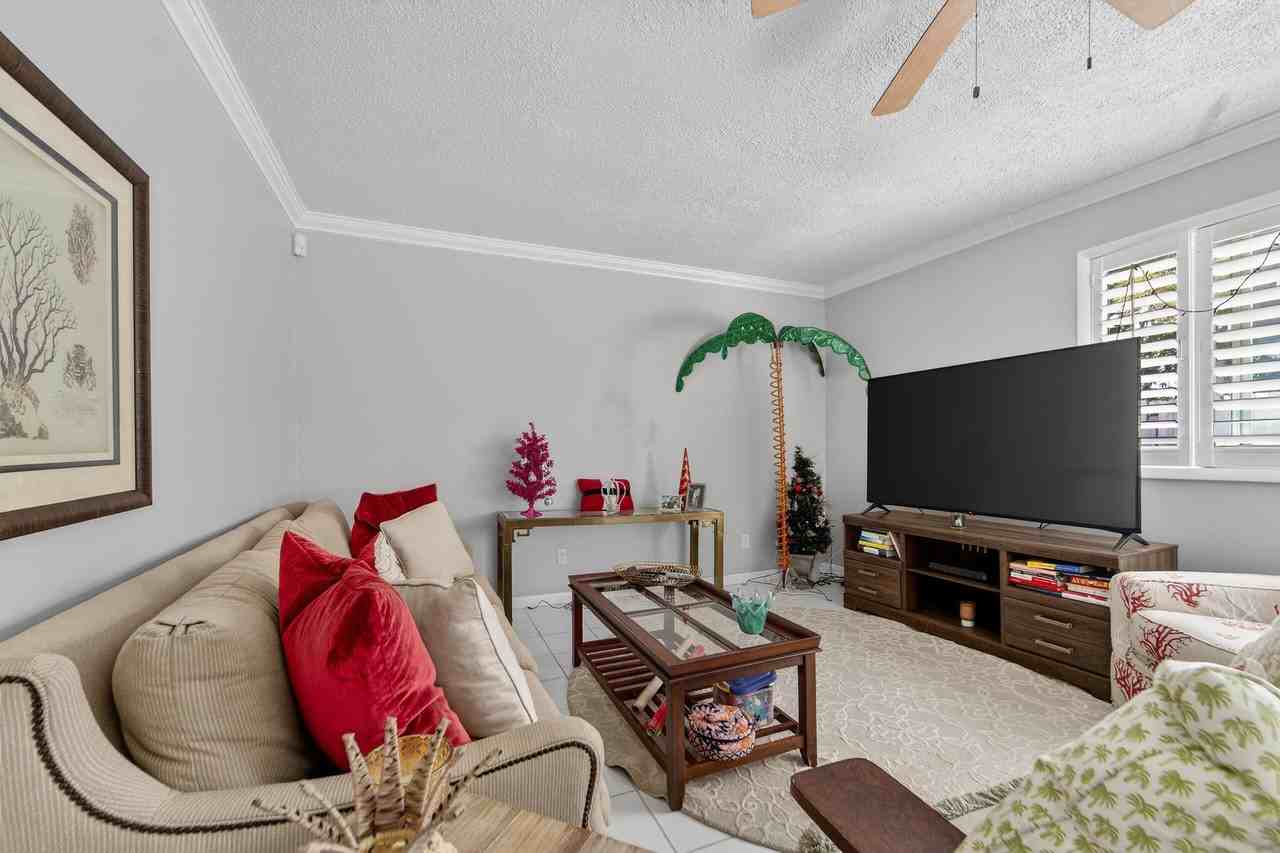 141 E Riverside Dr #10D - Photo 4 of 35