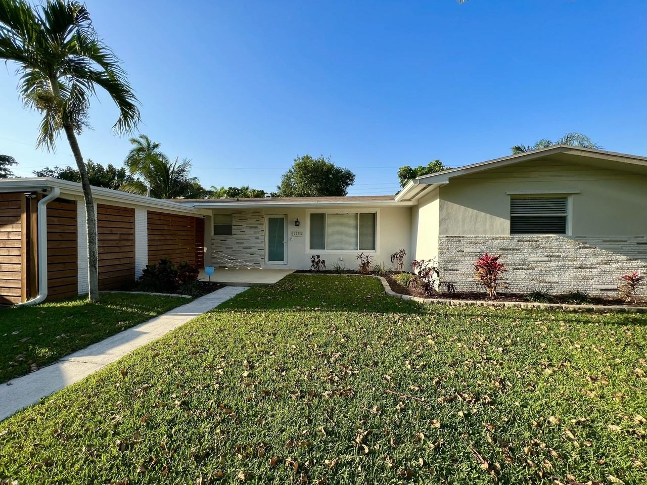 3251 Sw 23rd Ct - Photo 2 of 13