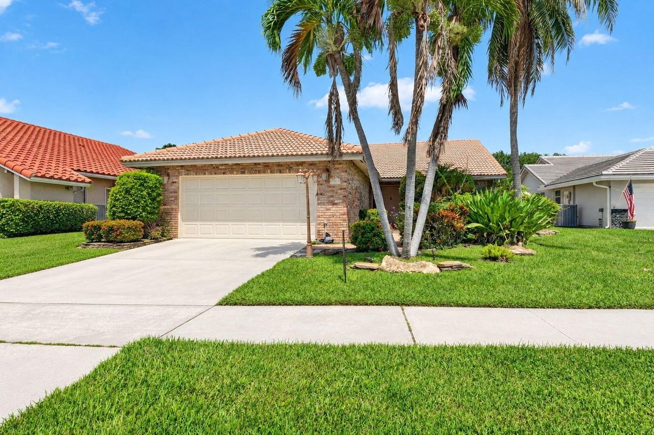 7523 Silver Woods Ct - Photo 2 of 40
