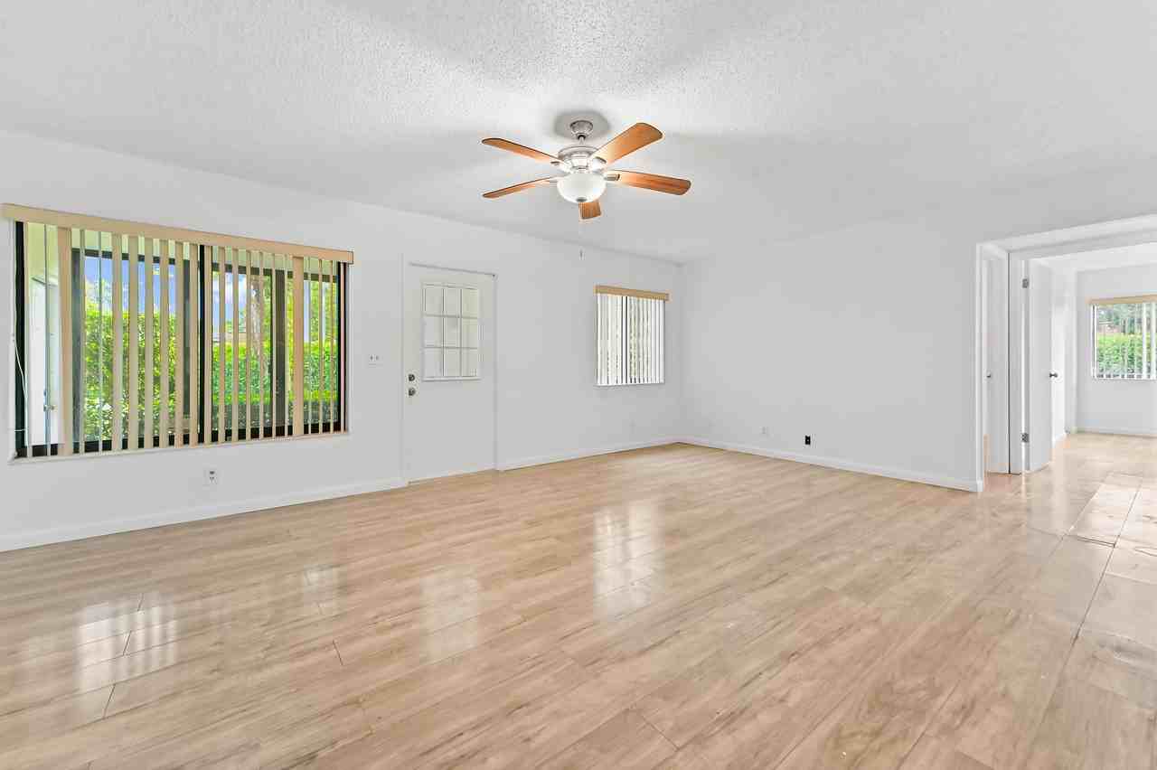 319 Knotty Pine Cir #C1 - Photo 6 of 22