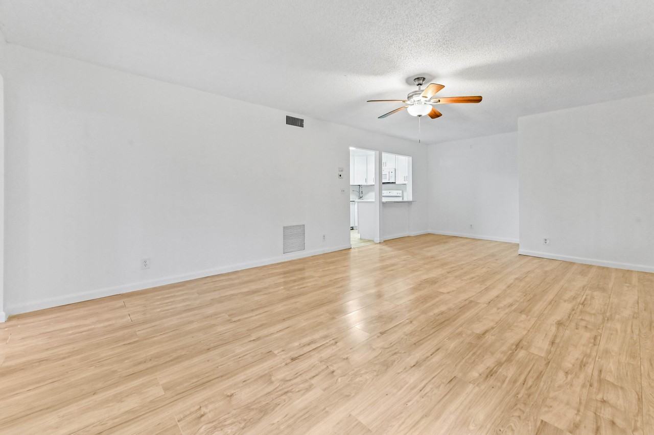 319 Knotty Pine Cir #C1 - Photo 7 of 22
