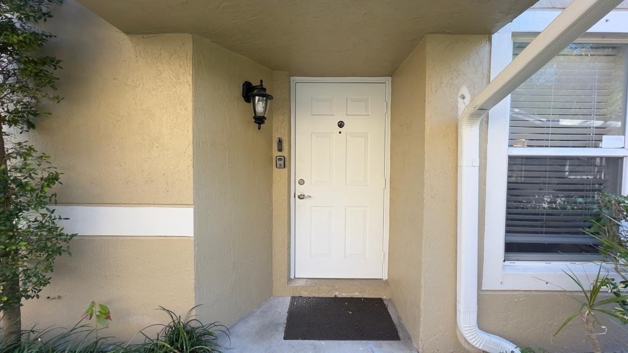 5811 Nw 57th Ave - Photo 4 of 30