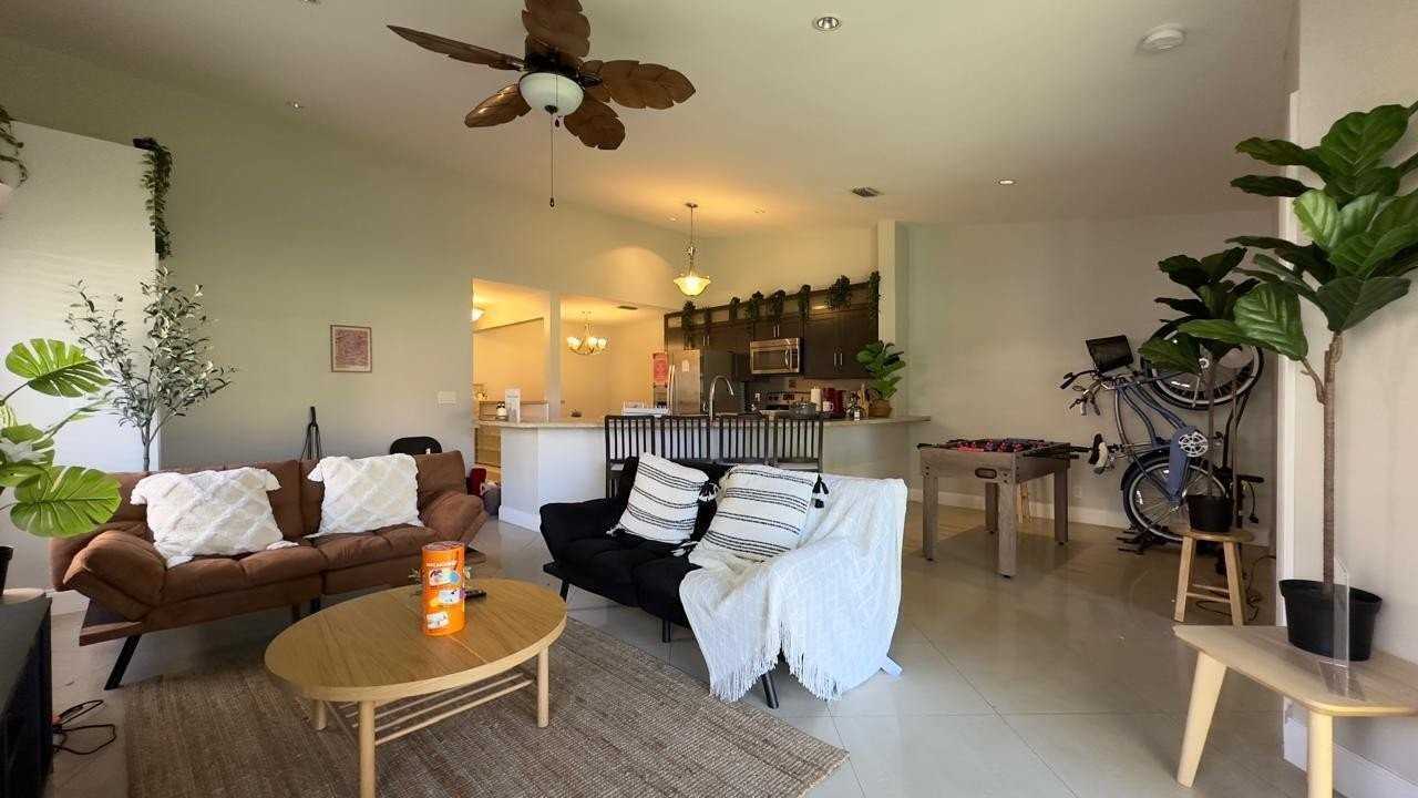 5811 Nw 57th Ave - Photo 7 of 30