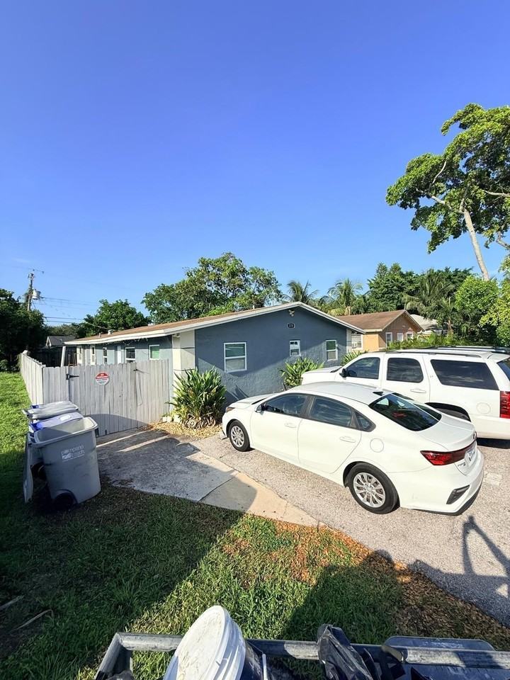 2251 Nw 4th St #1-2 - Photo 2 of 15