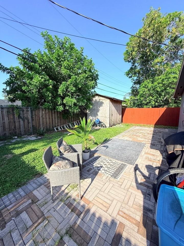 2251 Nw 4th St #1-2 - Photo 5 of 15