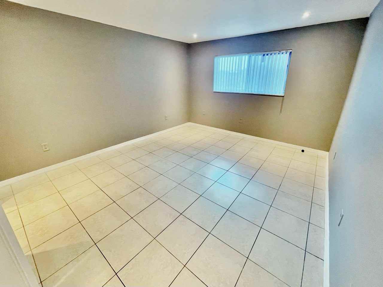 1410 S Federal Hwy #205 - Photo 6 of 11
