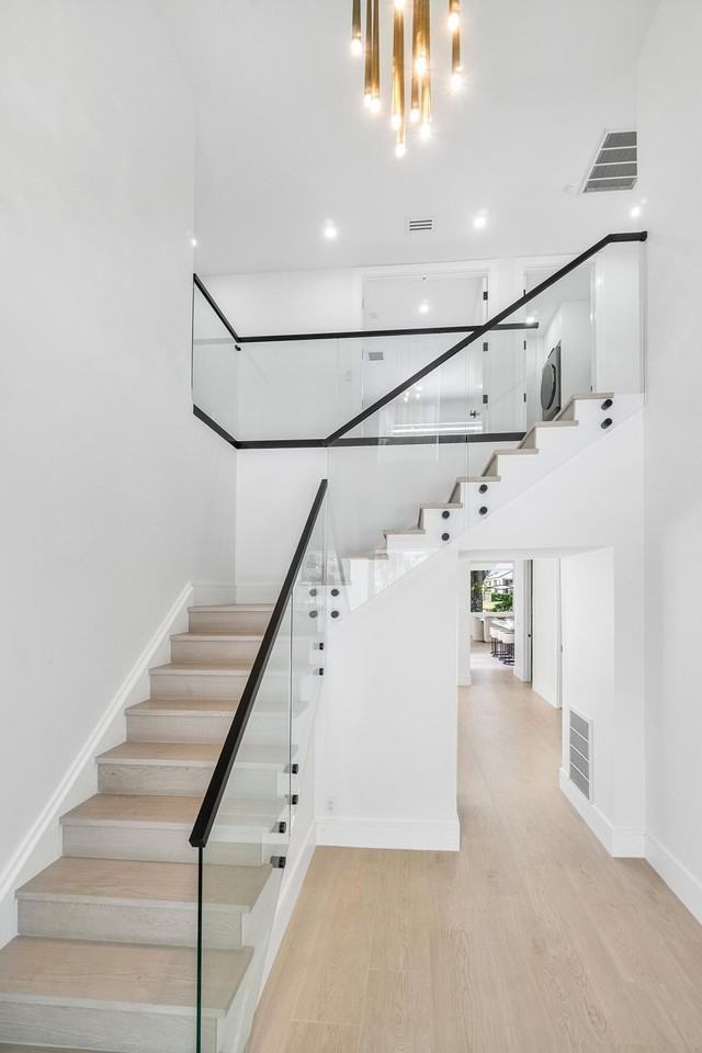 5768 Nw 39th Ave - Photo 5 of 49