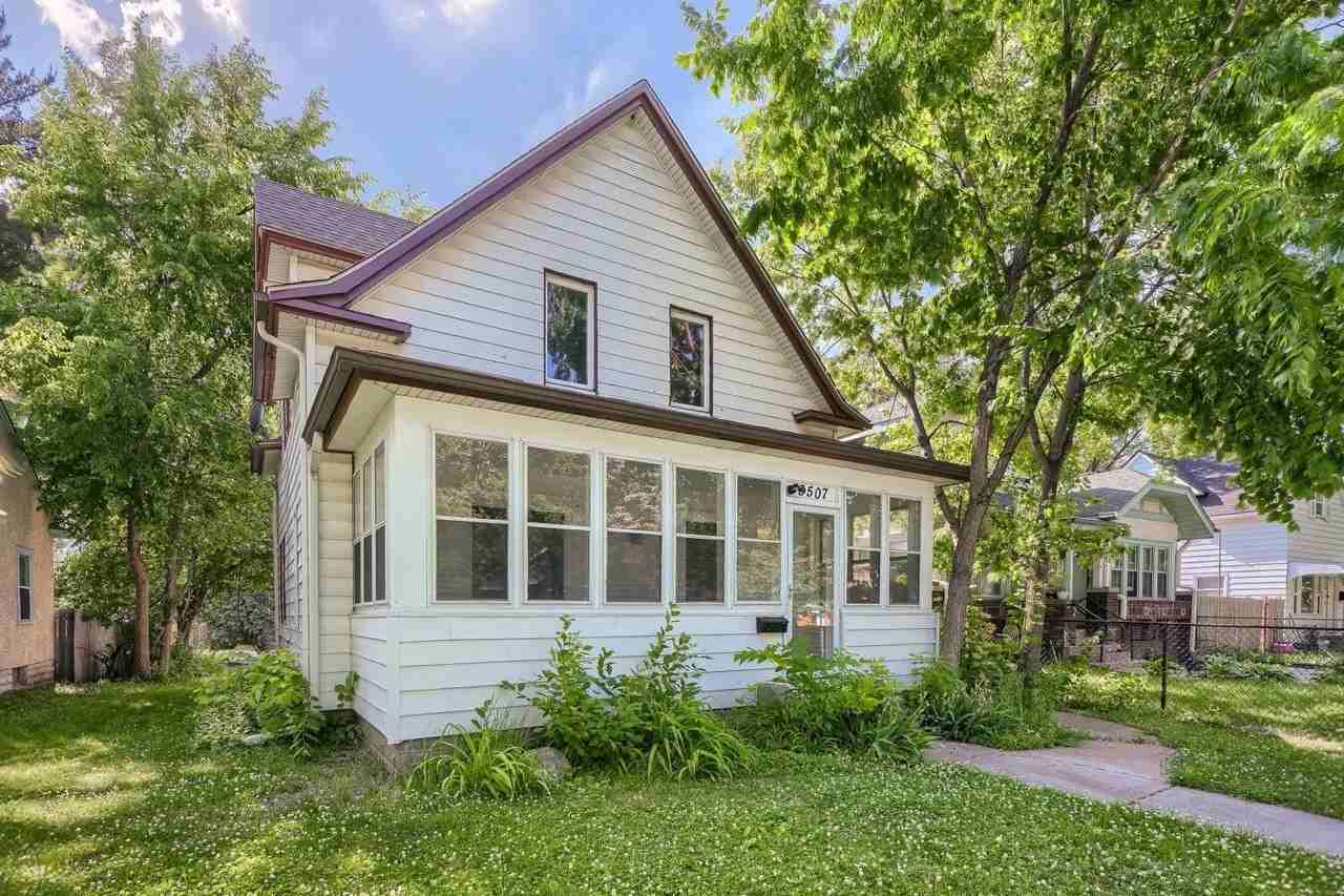 3507 Newton Ave N - Photo 3 of 25
