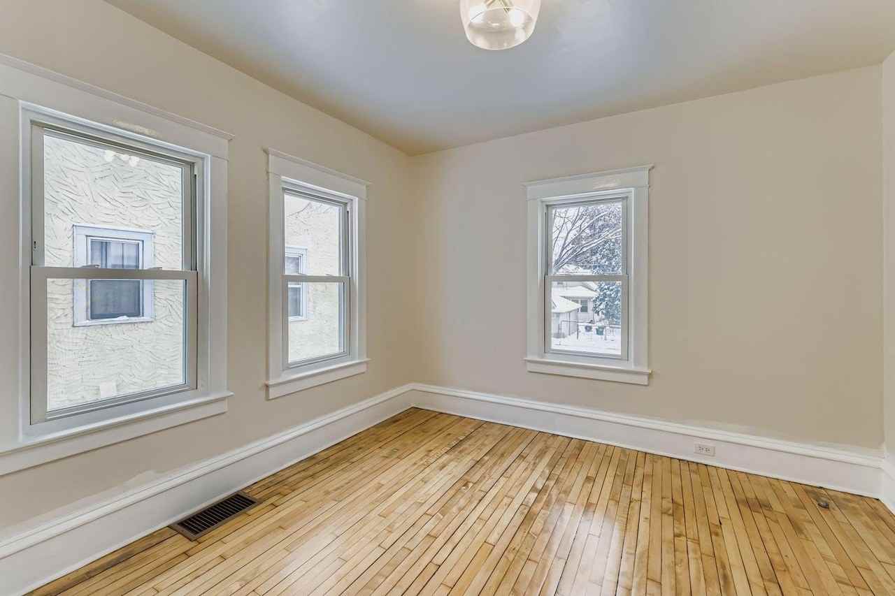 3507 Newton Ave N - Photo 7 of 25