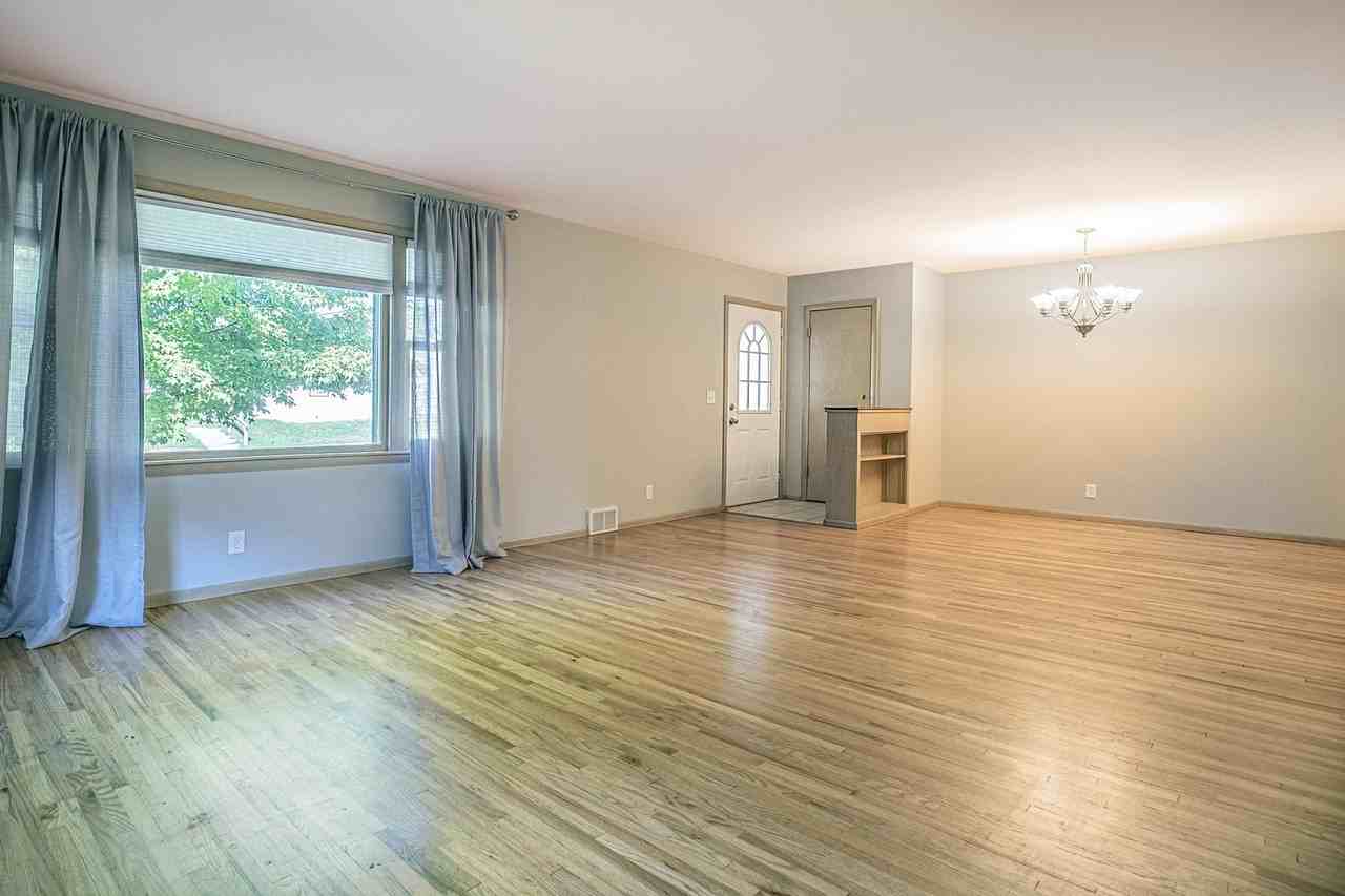 616 3rd Ave Ne - Photo 6 of 29