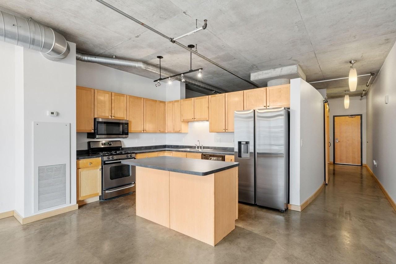 720 N 4th St #R405 - Photo 2 of 29