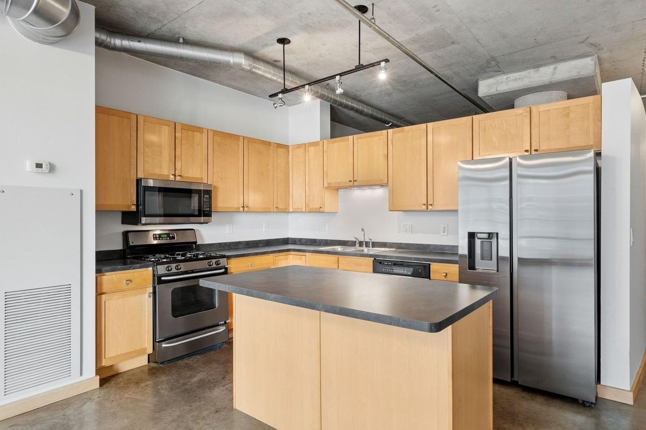 720 N 4th St #R405 - Photo 3 of 29