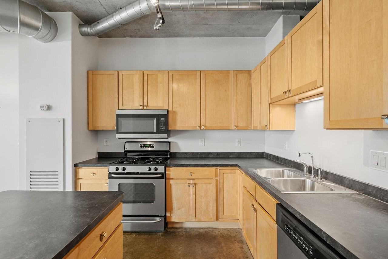 720 N 4th St #R405 - Photo 5 of 29