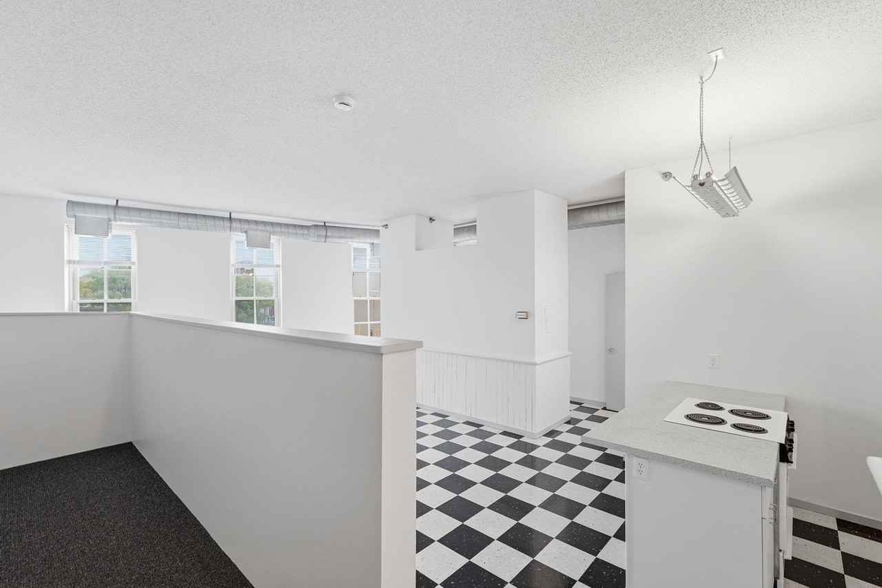 210 E Hennepin Ave #205 - Photo 6 of 24