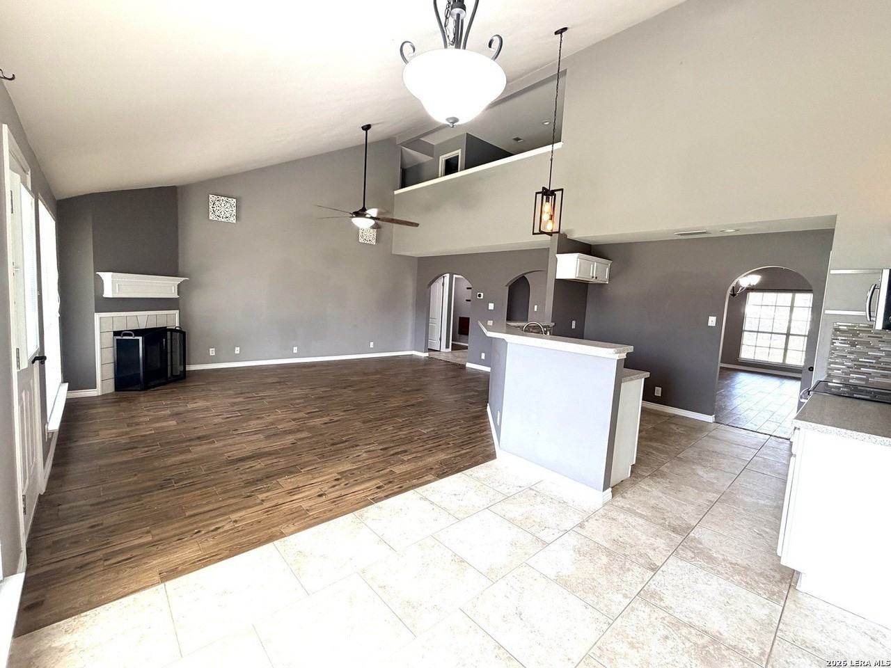 2546 Woodland Village Pl - Photo 7 of 27