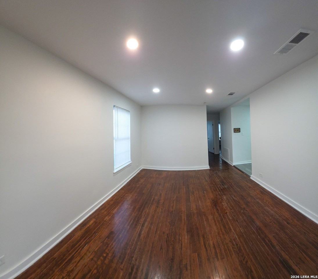 610 El Monte Blvd - Photo 3 of 18