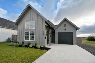 421 Constance Dr - Photo 1 of 1
