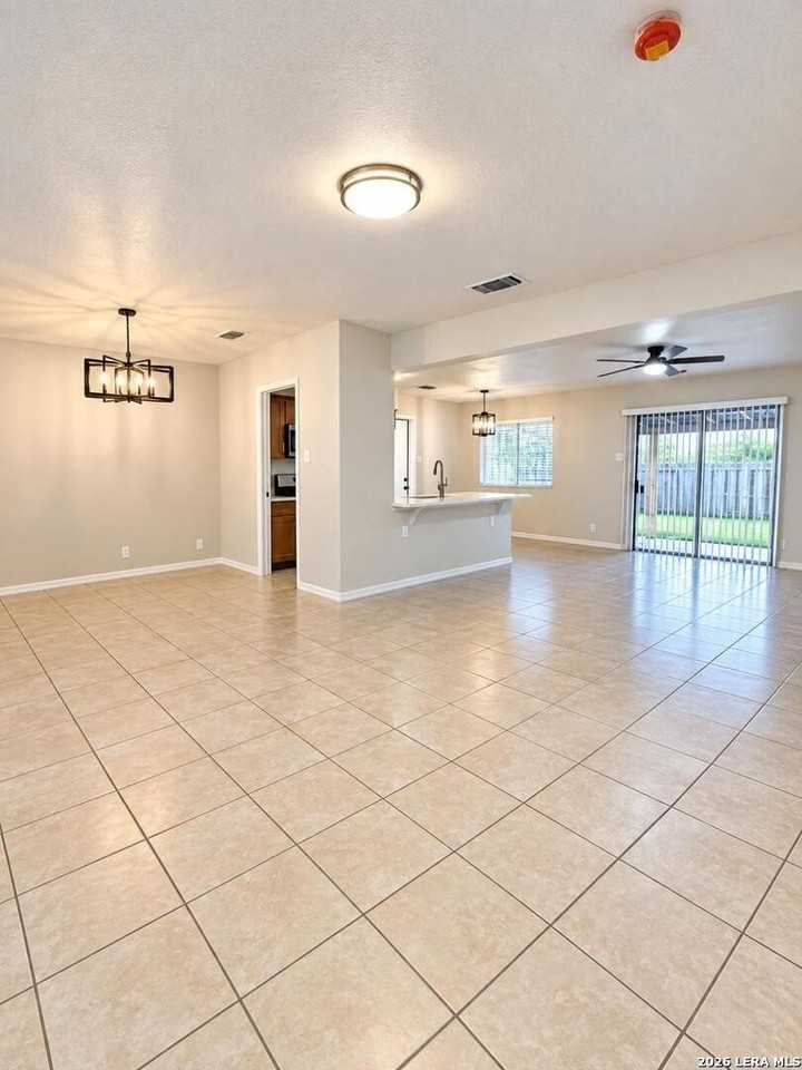 4223 Bayliss St - Photo 3 of 15