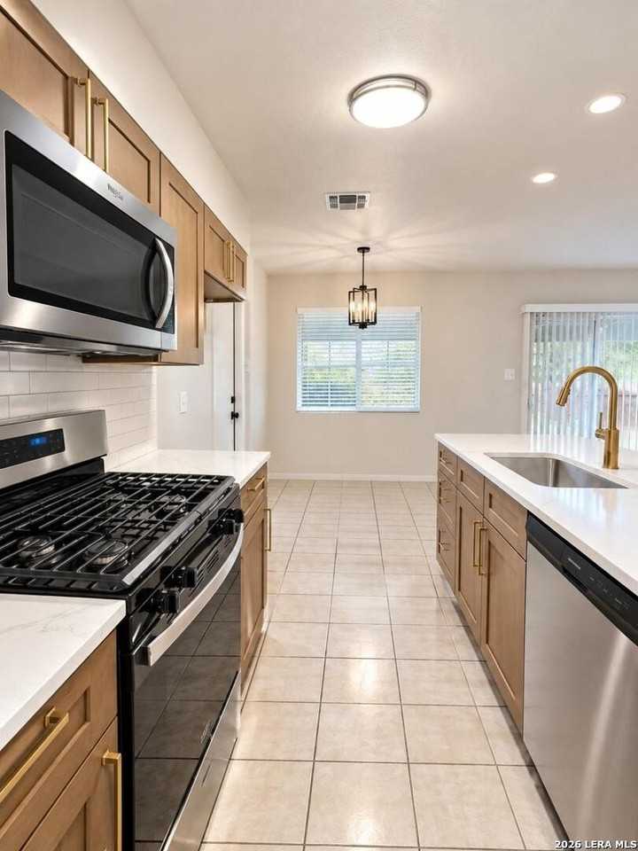 4223 Bayliss St - Photo 6 of 15