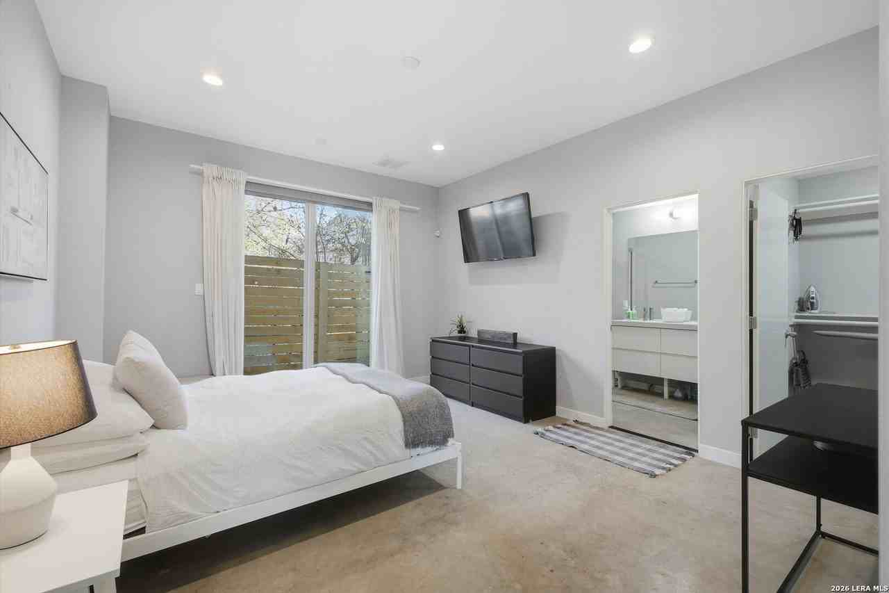 422 Hays St - Photo 2 of 25