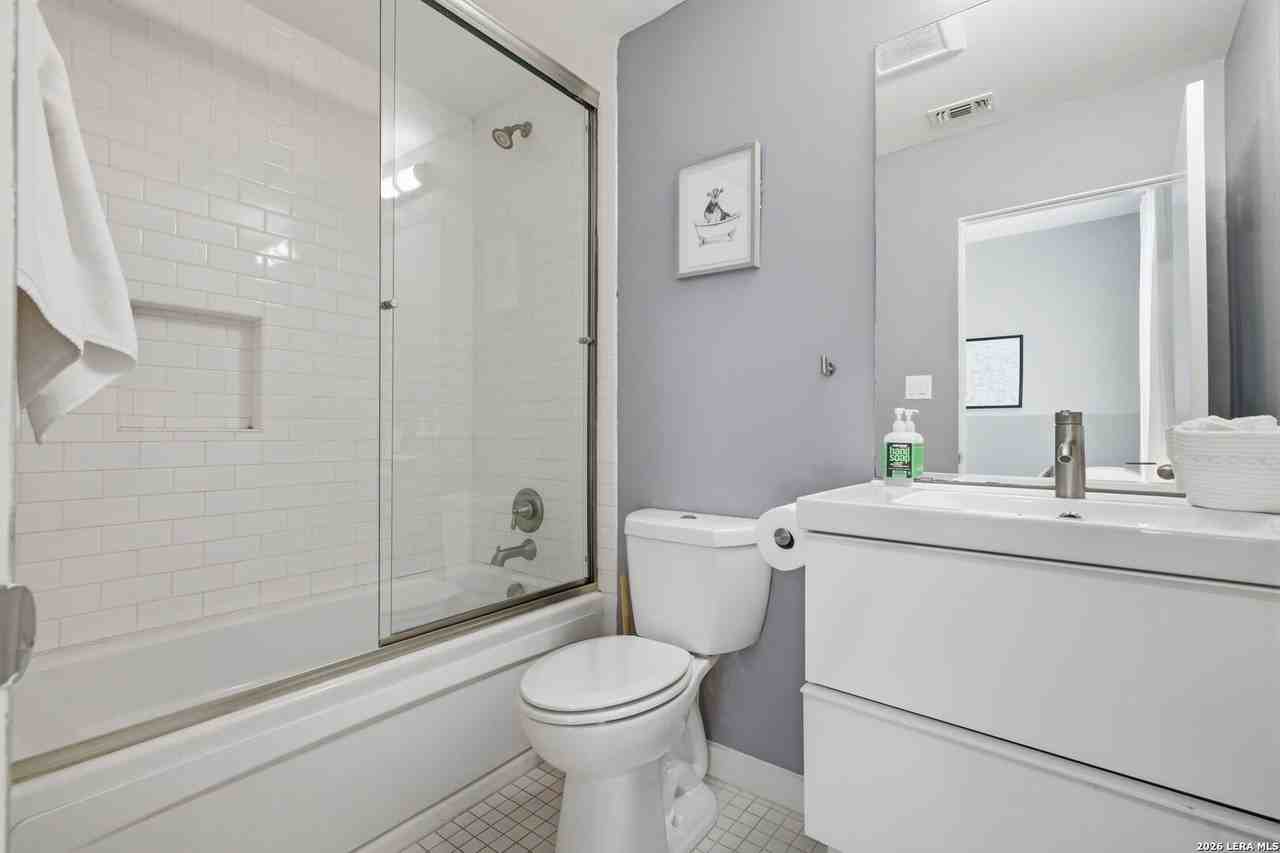 422 Hays St - Photo 7 of 25
