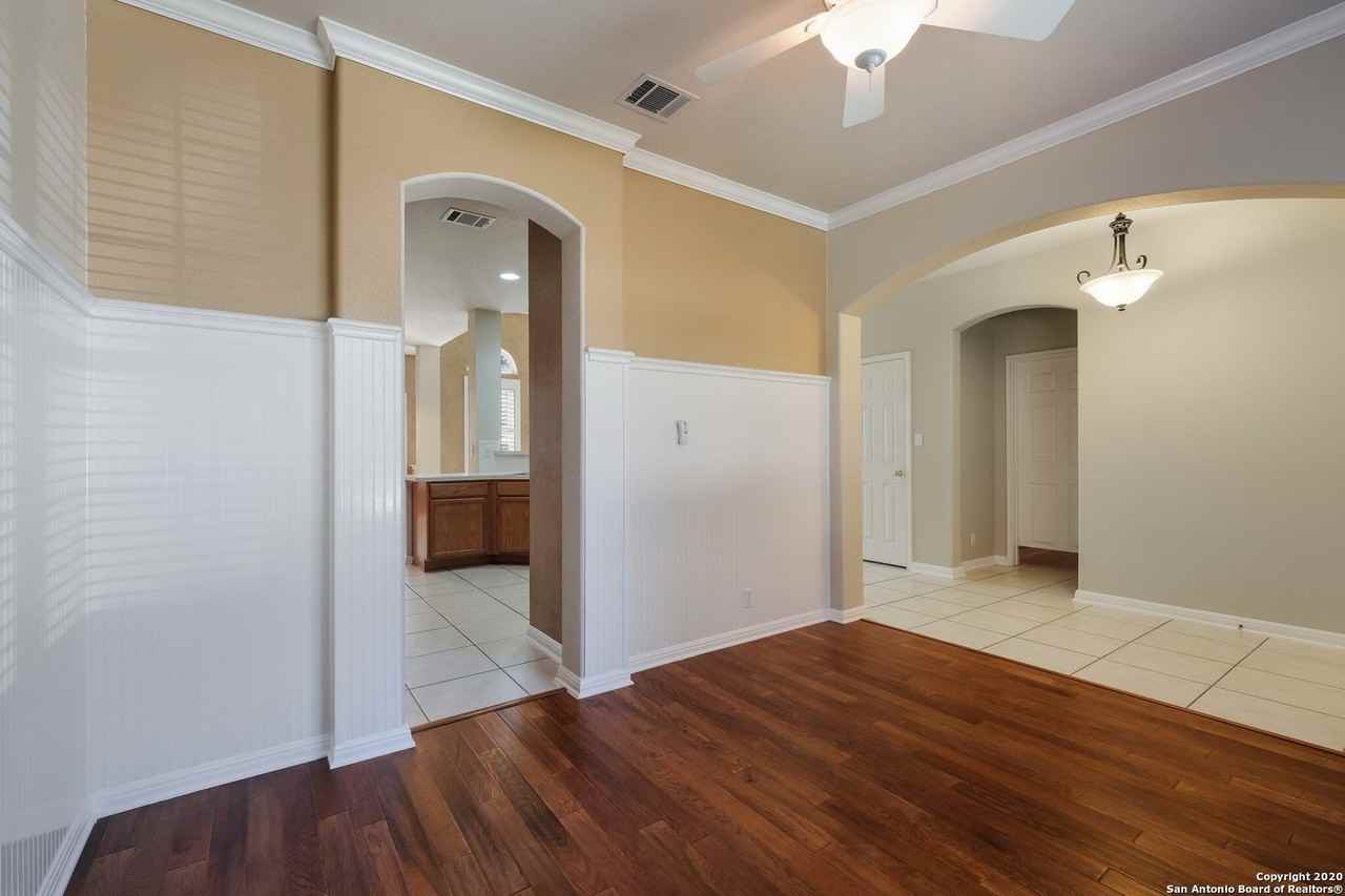 1310 Mesa Draw - Photo 4 of 24