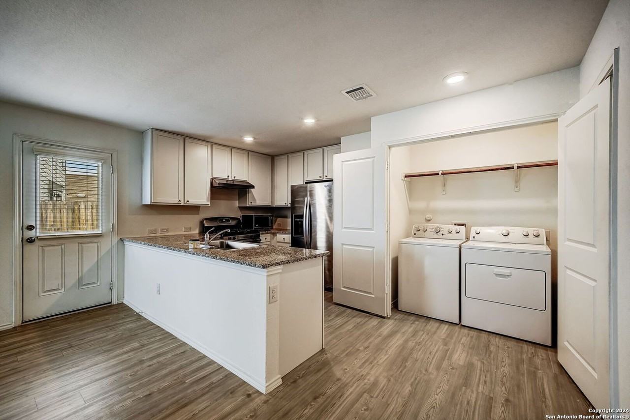 6670 Arid Way - Photo 4 of 27